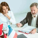 行政書士と司法書士の違いは？登録者数と仕事内容の違いを解説！